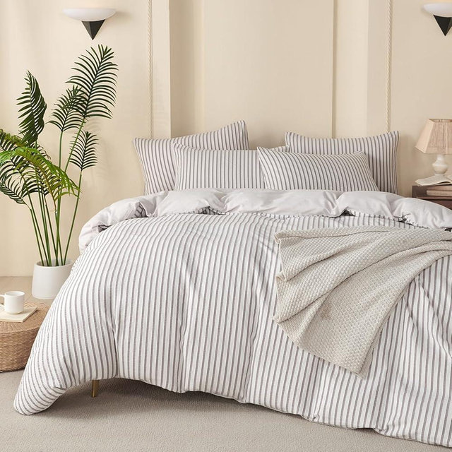 BUPIRD Comforter Queen Set Striped Grey 100% Soft Washed Microfiber Jacquard 3 Pieces Striped Bedding Sets Grey White Comforter Queen for All Seasons and 2 Pillowcases Comfort Breathable