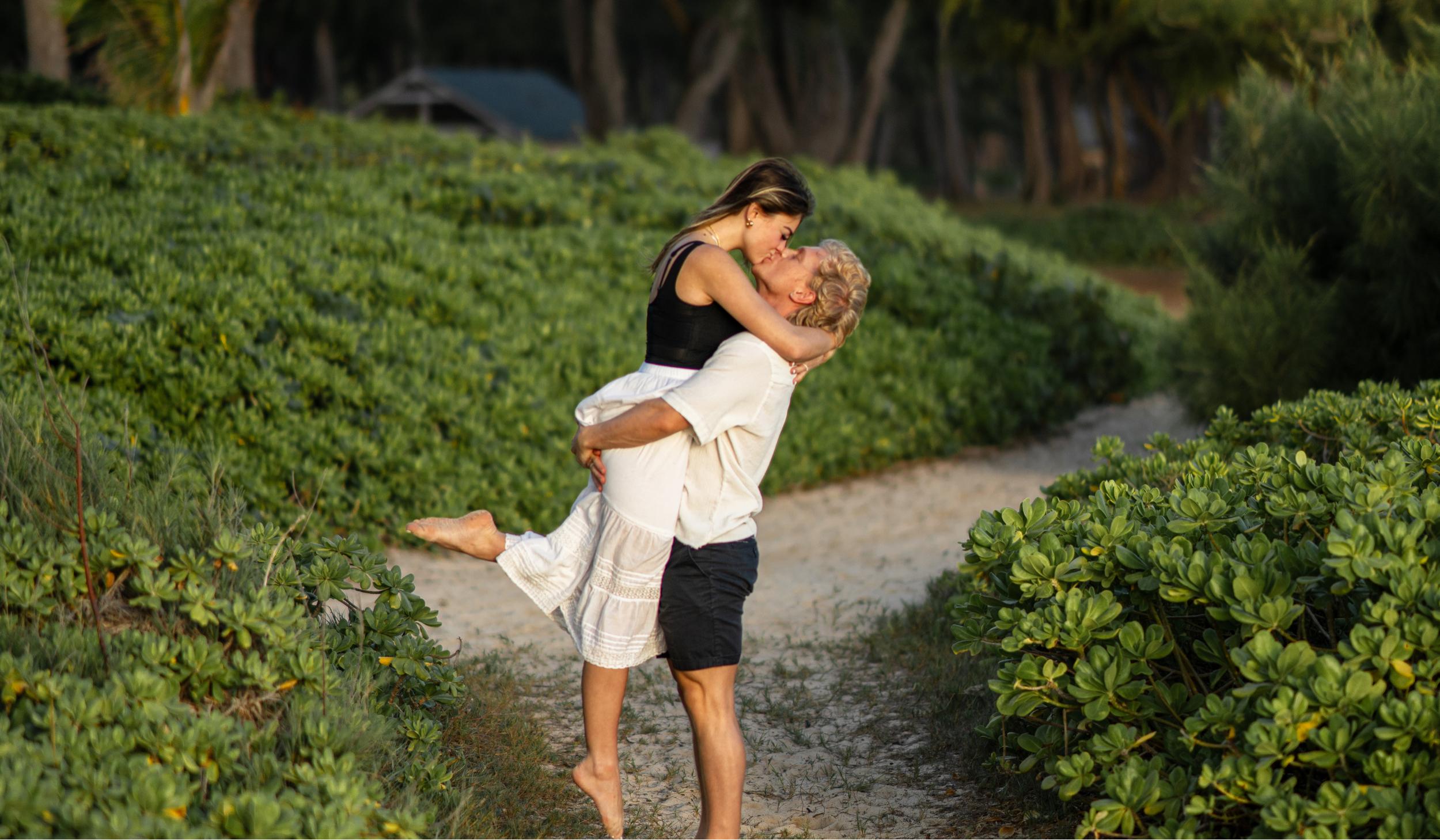 sydney-kendall-and-sterling-burr-s-wedding-website