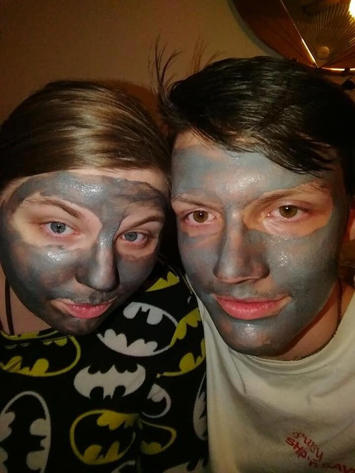 You know what they say: The couple that facials together, stays together...right? 😂 #MaryKay #CharcoalMask