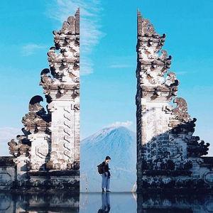 Gate of Heaven Temple + Water Palace Tour With Guide