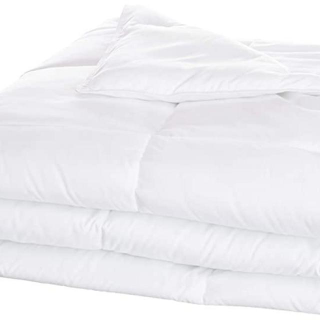 AmazonBasics Conscious Series Down-Alternative Comforter with Recycled Poly Fill - King