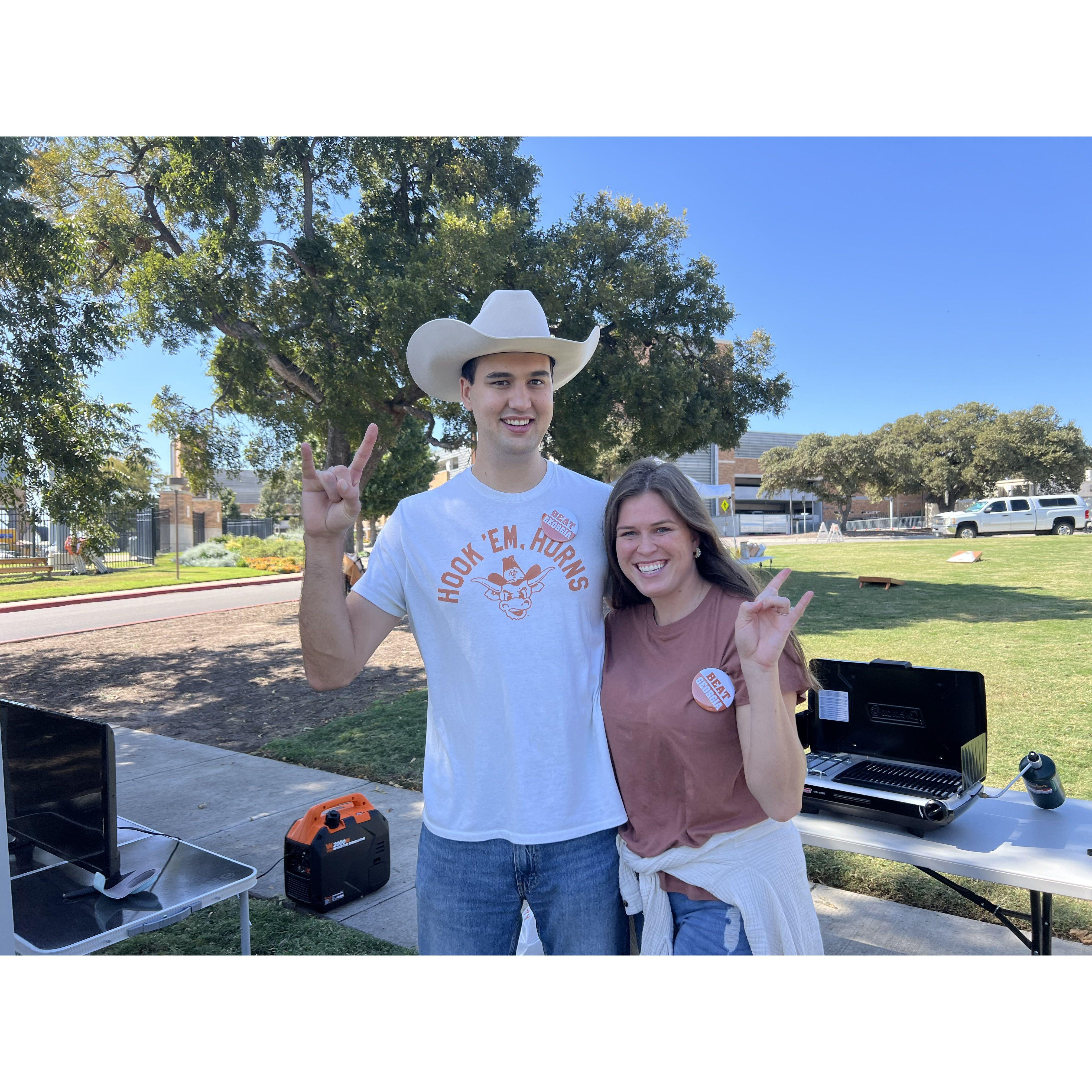 Hook'em!