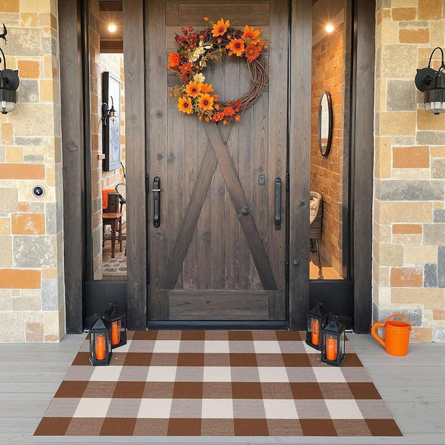 WAYYE Buffalo Plaid Outdoor Rug 27.5" x 43" Coffee and White Plaid Checkered Area Rug Washable Doormats Indoor Outdoor Rugs for Layered Front Door Mats, Porch, Entryway, Kitchen, Farmhouse