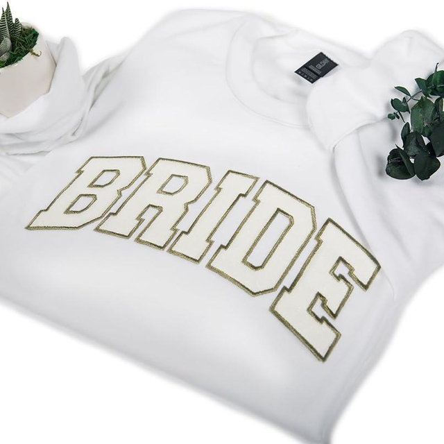 BRIDE SHIRT Glitter Embroideried Bride Sweatshirt, Sparkle Bride Crewneck, Bride Sweater, Hen Do Sweatshirt, Bride Embroidered Sweat, Bridal Gift, Team Bride, Bride Sweatpants (White, S, Glitter + Embroidery Sweatshirt)