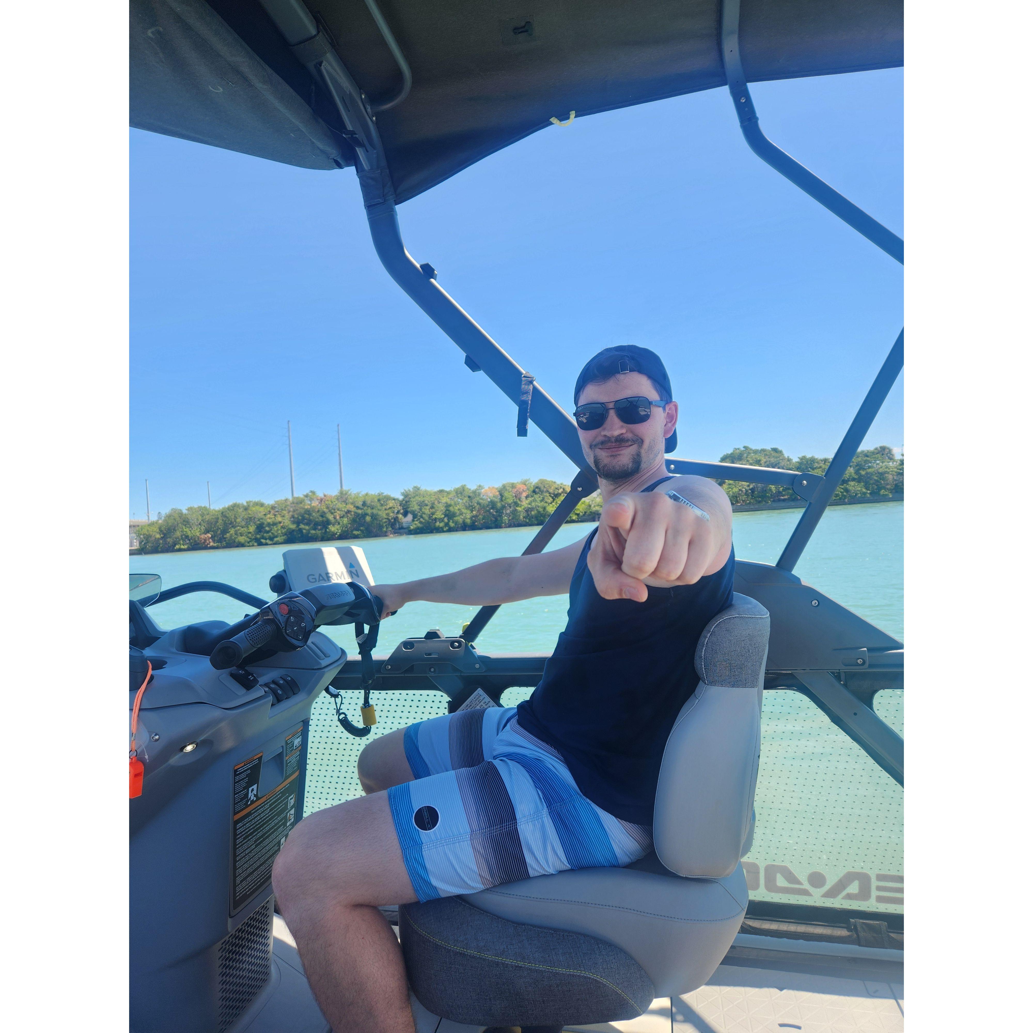 We showed up with no expectations, and ended up renting a boat! What could ever go wrong??? (Some things went wrong)