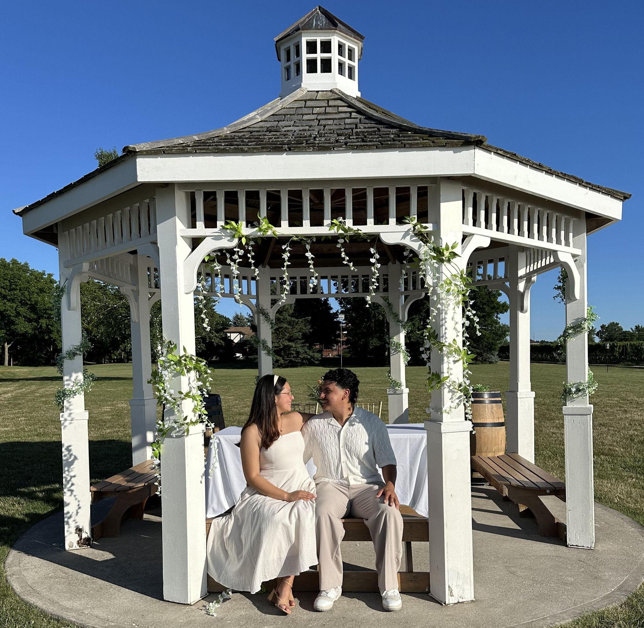 The Wedding Website of Jackeline Fernanda Flores Alvarenga and Daniel Jesse Medina Irias