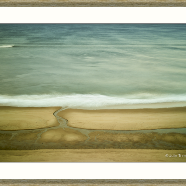Wave Center - Framed Driftwood - Size 20x27