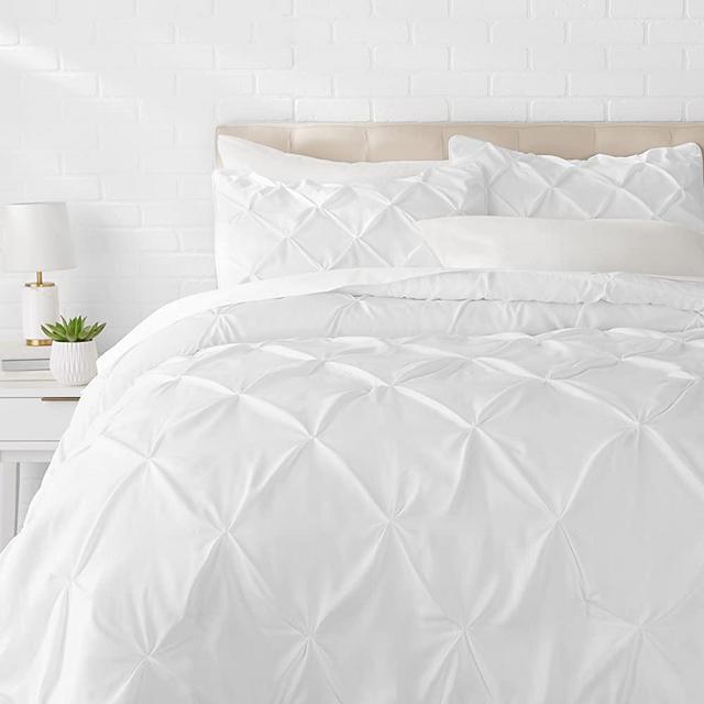 AmazonBasics Pinch Pleat Comforter Bedding Set, Full / Queen, Bright White