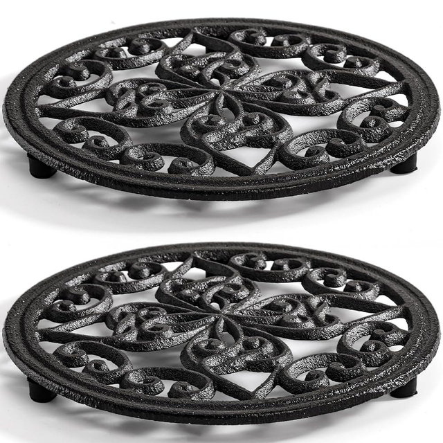 Coloch 2 Pack Cast Iron Trivet, 7.1 Inch Round Metal Trivet with Vintage Patterns Rustproof Hot Pot Holder Pads with Rubber Pegs for Serving Hot Dishes, Pans, Tea Pots, for Kitchen, Black