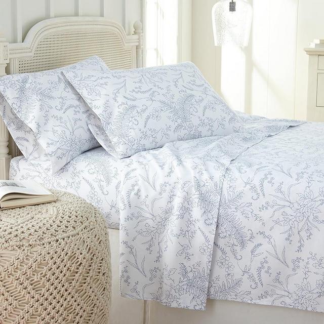 Winter Brush Collection, 4-Piece, 14-Inch Deep Pocket Sheet Set, Easy Care, Shrinkage Free Sheet Set with 1 Flat Sheet, 1 Fitted Sheet, 2 Pillowcases, White with Blue Flowers, Queen