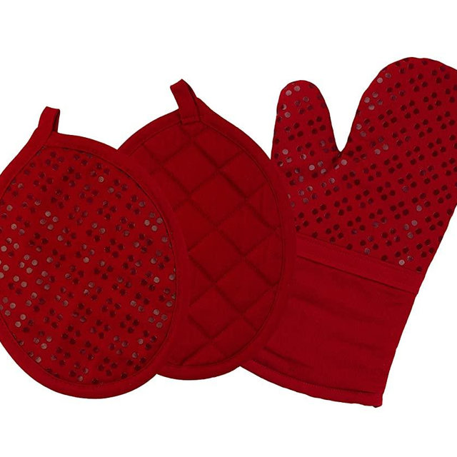 Sticky Toffee Printed Silicone Oven Mitt and Pot Holders, 100% Cotton, 3 Piece Set, Red