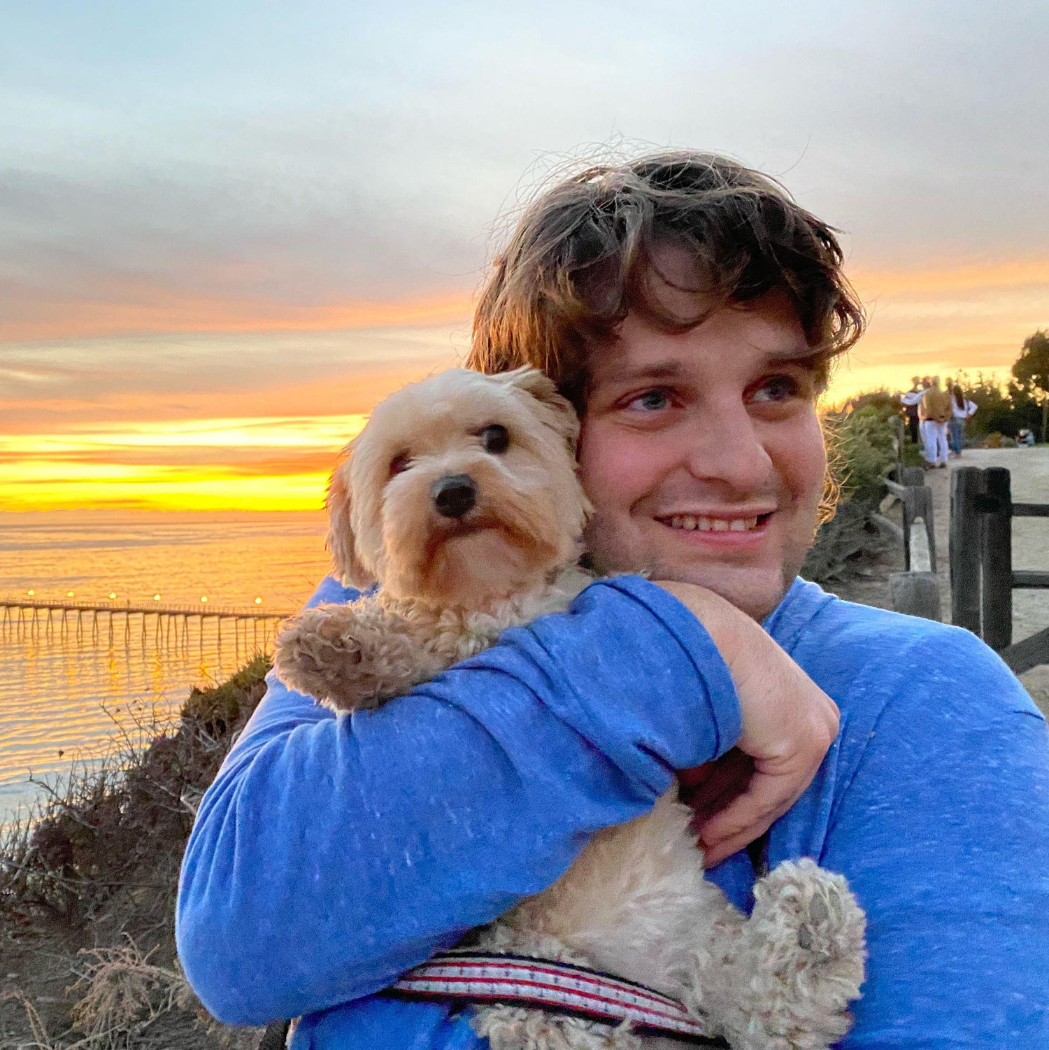 Pebbles is desperate to see that sunset.