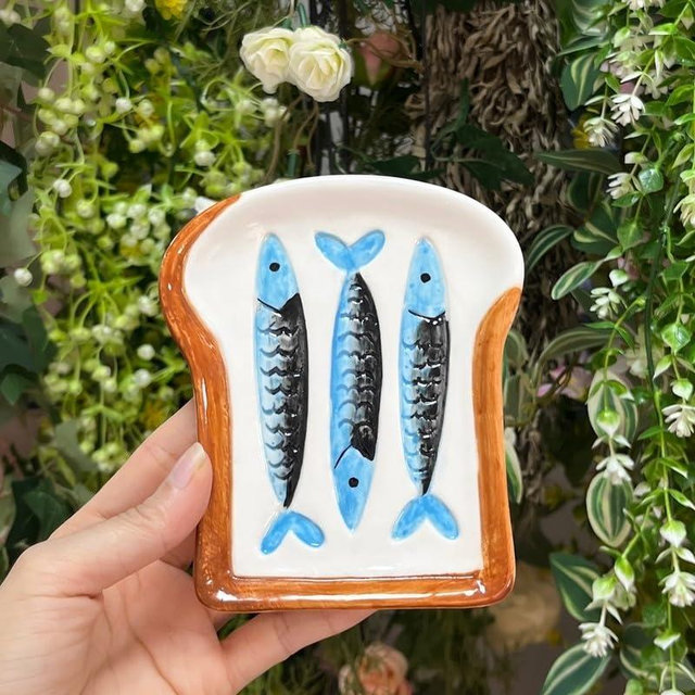 ANLYAWX Ceramic Spoon Rest - Unique Whole Grain Sardines Spoon Rest, Durable Multi-Use Kitchen Holder & Decorative Serving Tray, Unique Gift for Cooking Enthusiasts & Home Chefs