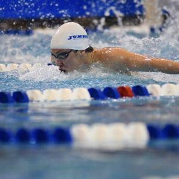 Mollie trains to beat James' 400 IM (former) school record fund