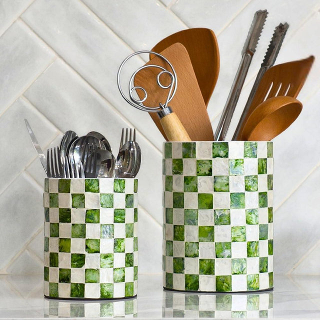 Chi An Home 7.4", 5.8" Capiz Shells Utensil Holder, Checkered Utensil Holder for Countertop, Utensil Crock Cutlery Holder for Cooking Tools Spatulas Spoons Kitchen Counter, Set of 2 (Pistachio Green)