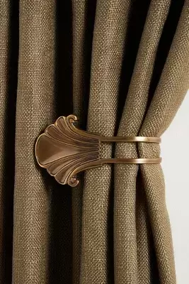 Coquille Tieback