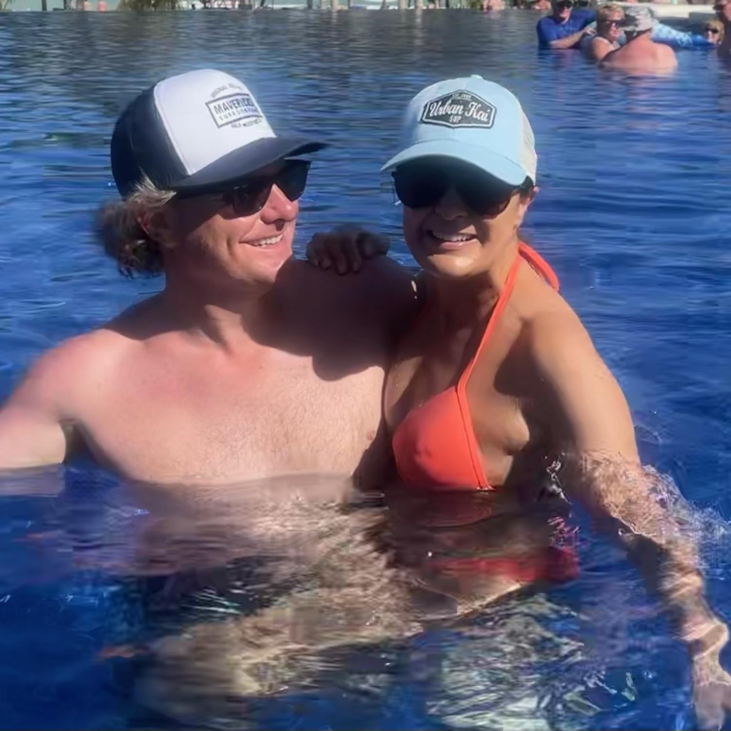 Justin got Kim to enjoy a relaxing pool day.