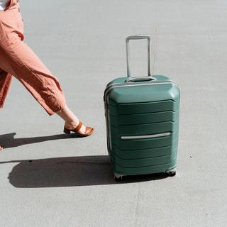 Freeform 21" Carry-on Spinner