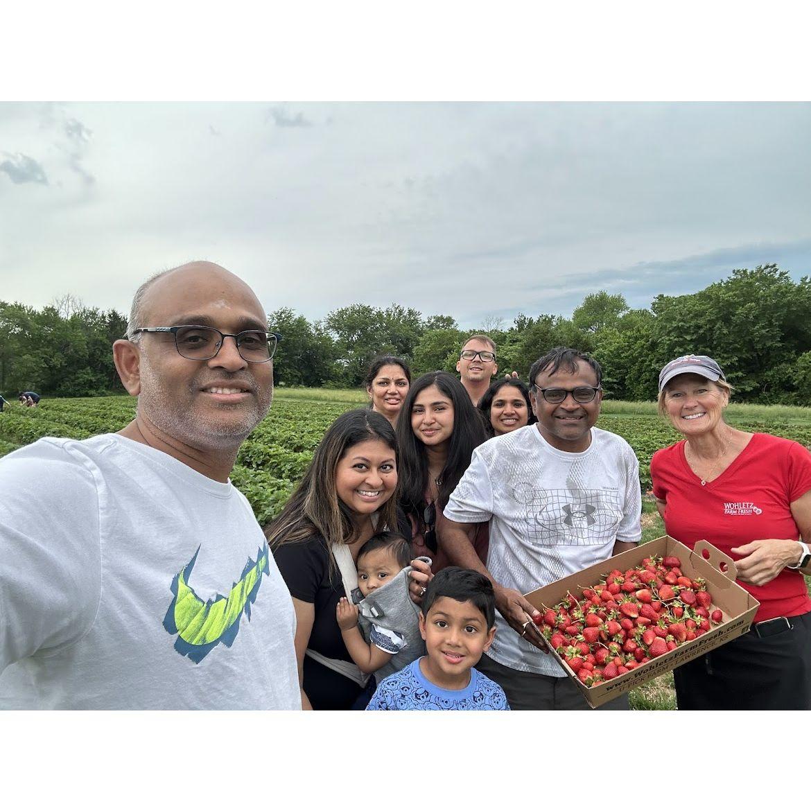 Sweet moments and even sweeter strawberries with the fam!