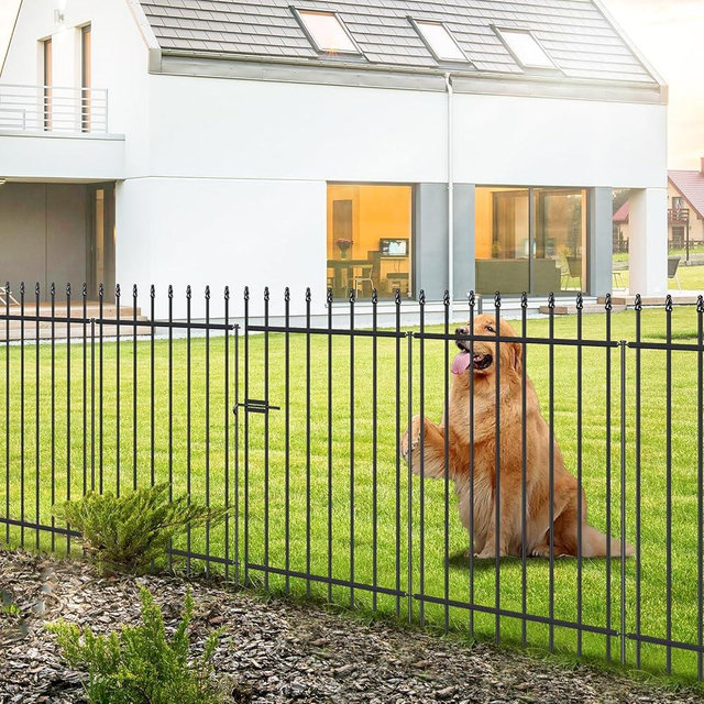 FOREHOGAR Metal Garden Fence with Gate 42 in H x 11.5 ft L, 1 Gate + 4 Panels Border Fence Panels Animal Barrier for Dogs, No Dig Garden Fencing for Yard Patio Flower Bed Lawn Outdoor, Black