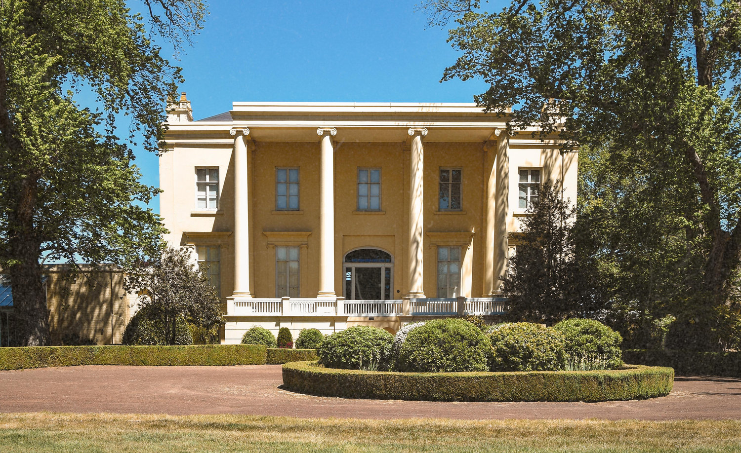 The Wedding Website of Annalese Peck and Mitchell Neilson