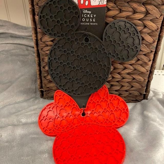 Mickey and minnie trivets set
