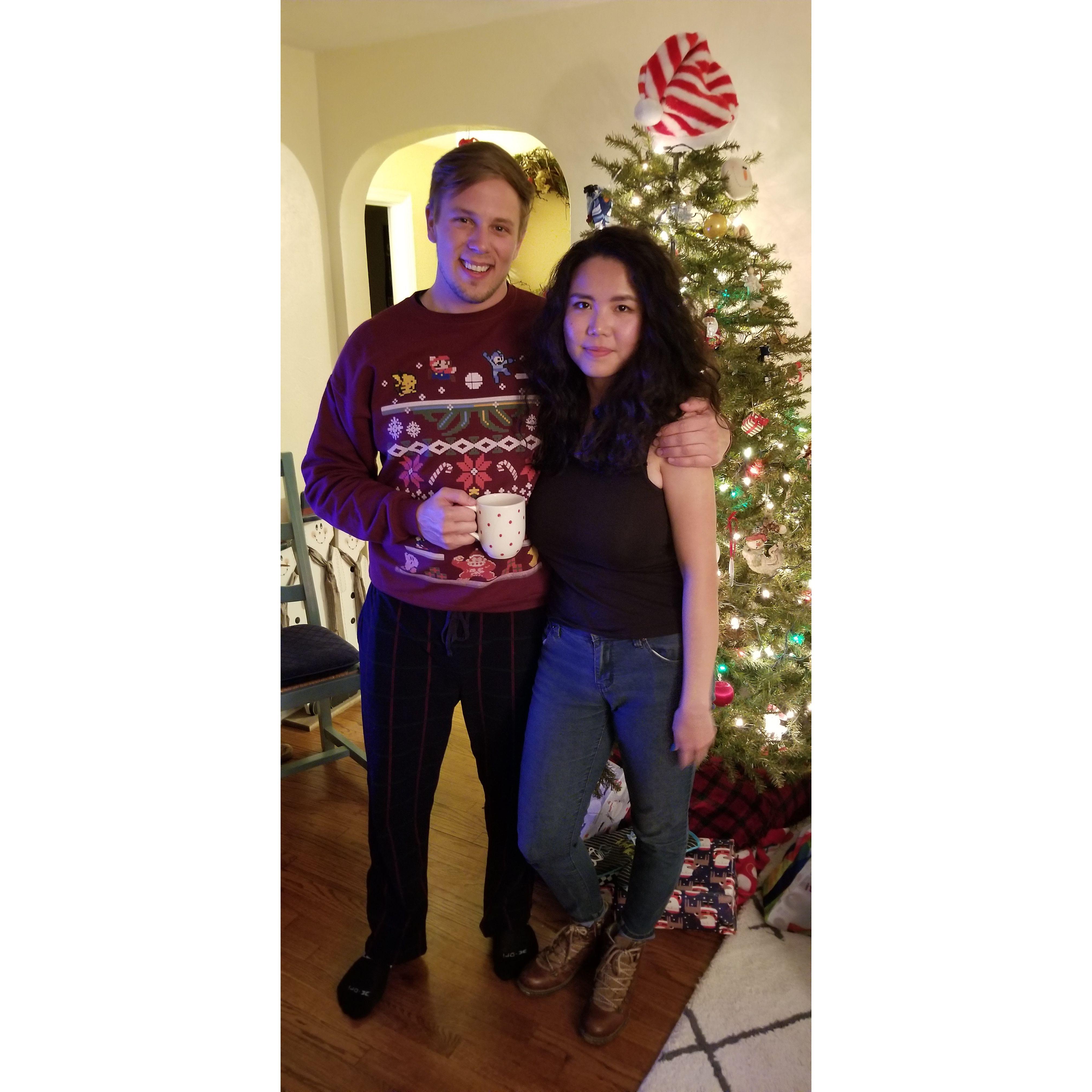 A Christmas at the couples friends new home. [Dec 2018]