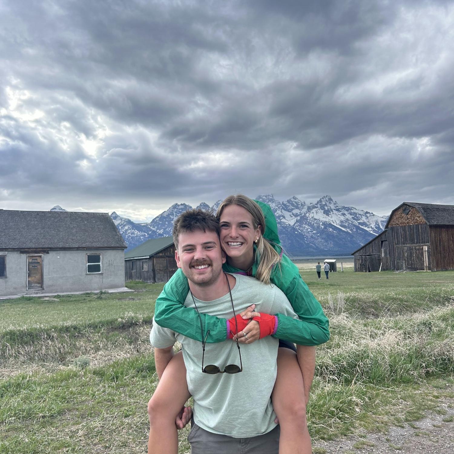 Kanye’s barn is in the background!