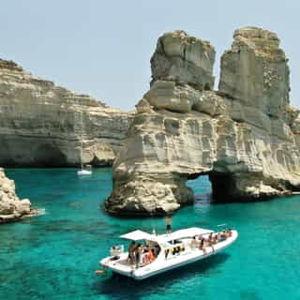 Boat tour in Milos
