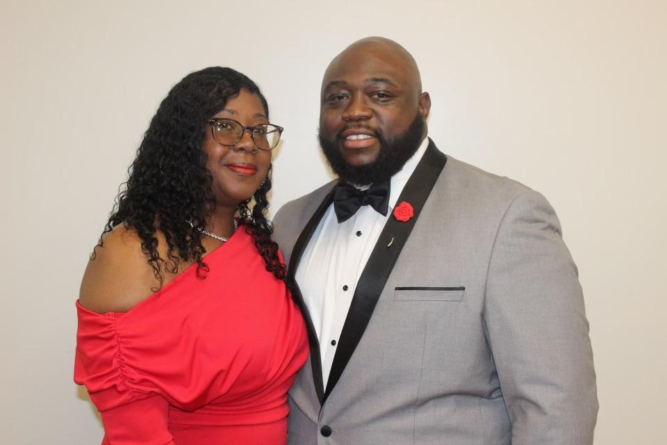 The Wedding Website of Shawndolyn James and David Davis