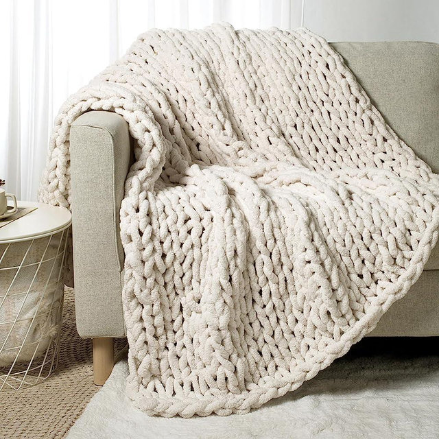 Carriediosa Chunky Knit Throw Blanket Chenille Loop Yarn Handmade Soft Fluffy Throws for Couch Sofa Bed Home Decor Breathable Cozy Heavy Thick Knitted Blanket Washable, Twin 60" X 80" White