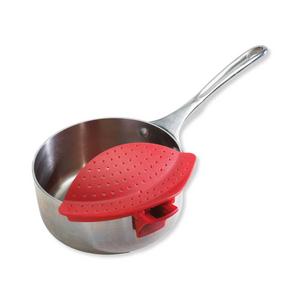 Chef's Planet® Clip & Drain™ Strainer in Red