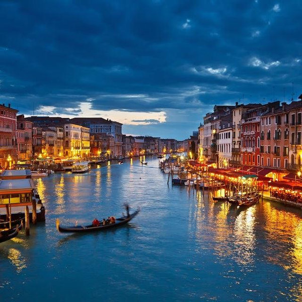 Private 30-minute gondola ride in Venice