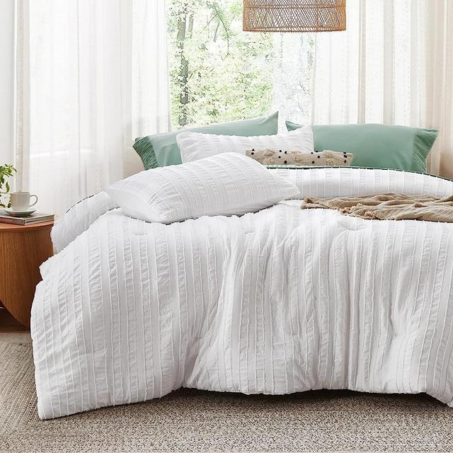 Bedsure Boho Comforter Set Queen - White Tufted Bedding Comforter Set, 3 Pieces Farmhouse Shabby Chic Embroidery Bed Set, Striped Pattern Comforter for All Seasons