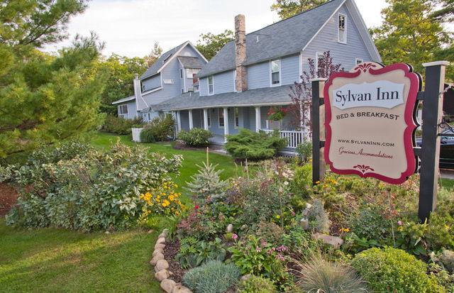 The Wedding Website of Shauna Monahan and Gabriel Helms