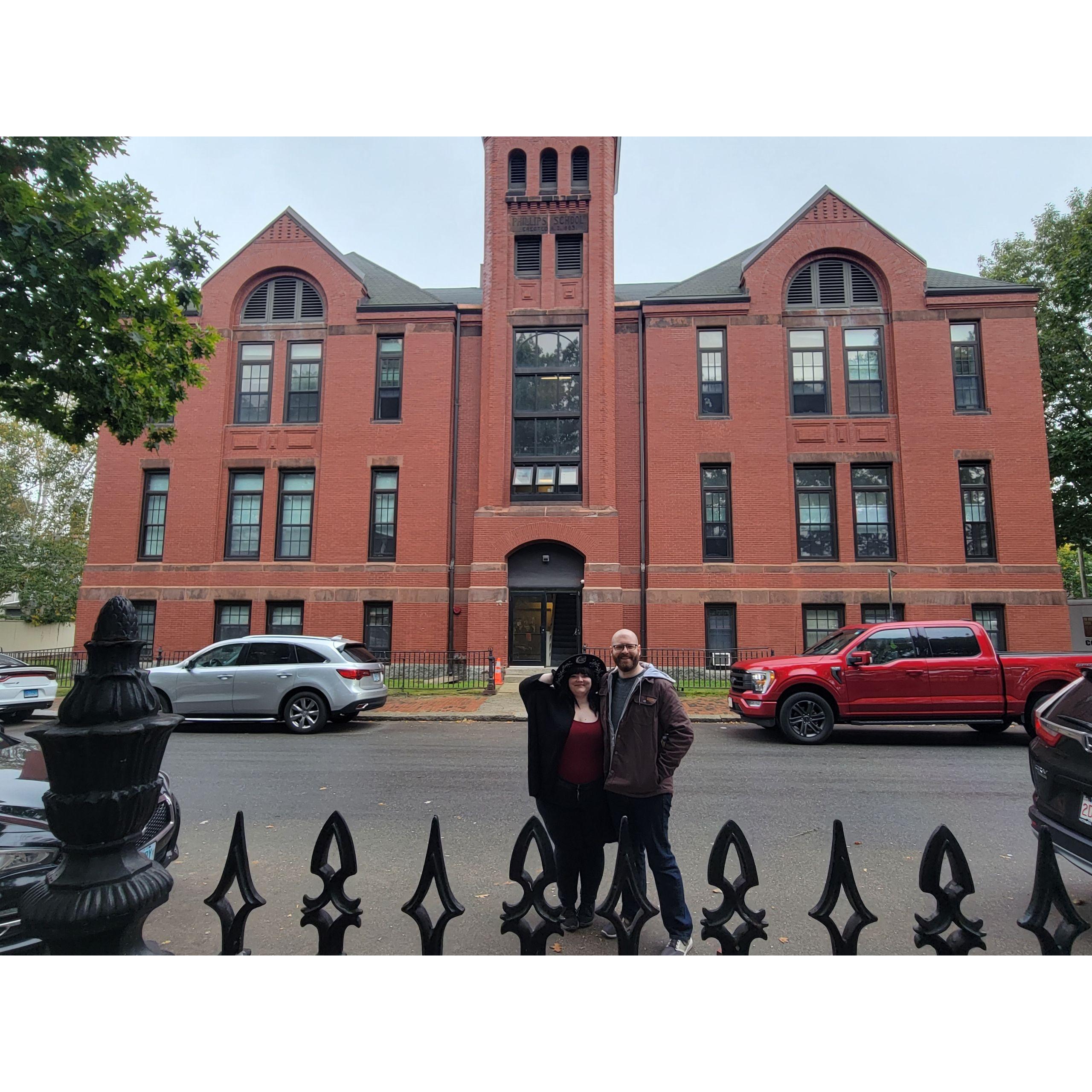 Saturday began in Salem Common, with our Hocus Pocus movie tour!  The school is right there!