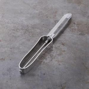 Williams Sonoma Open Kitchen Vegetable Peeler