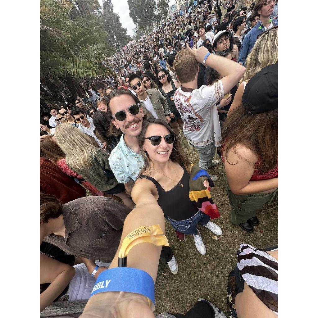 We love live music!