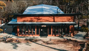 The Wedding Website of Lexie Jackson and Aether Youts