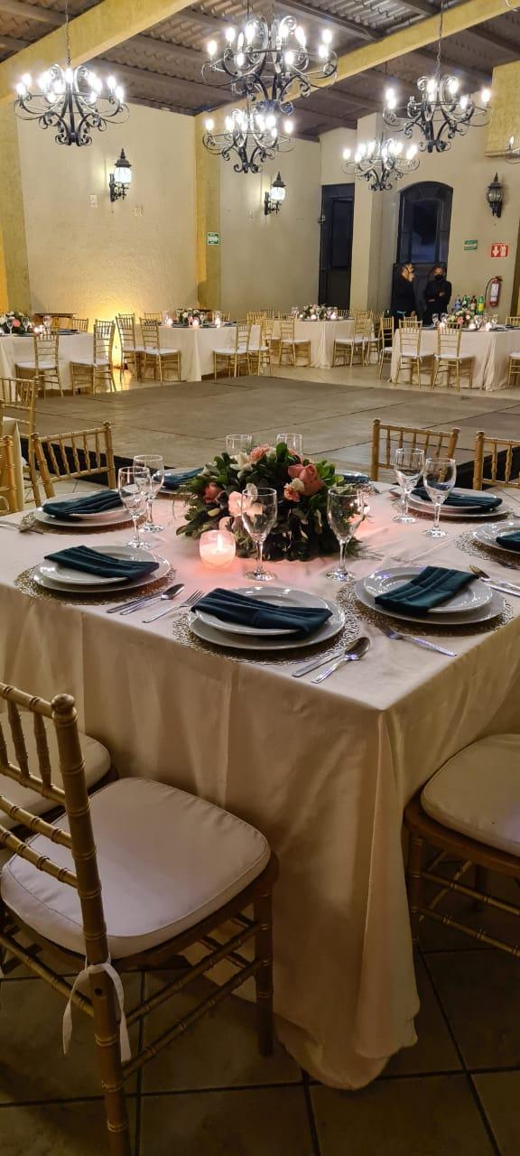 The Wedding Website of SARA ARREOLA and LEOPOLDO GARCÍA