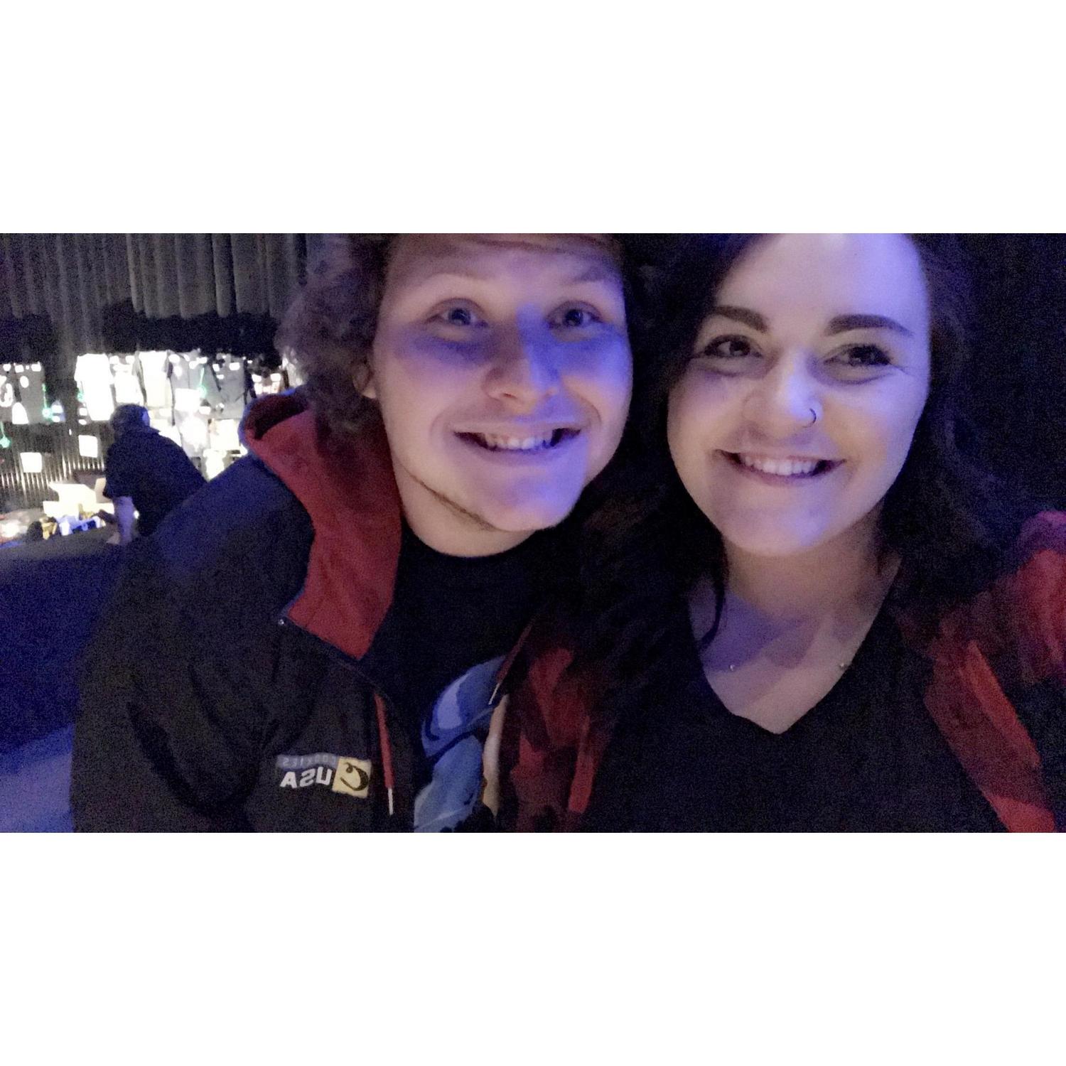 We love going to concerts together (pre covid π€¬)