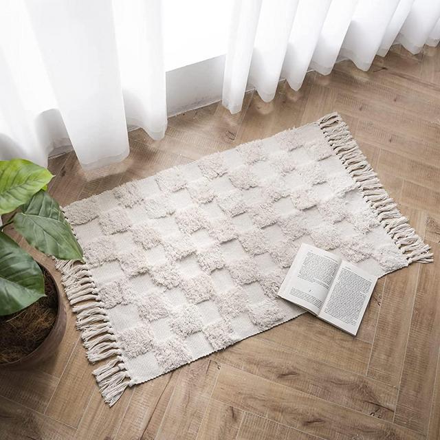 Lahome Boho Bathroom Rug, Small 2x3 Front Door Mat Checkered Beige Kitchen Throw Rug Washable Tufted Rug with Tassels, Non-Shedding Farmhouse Woven Area Rug Indoor Carpet for Bedside Table