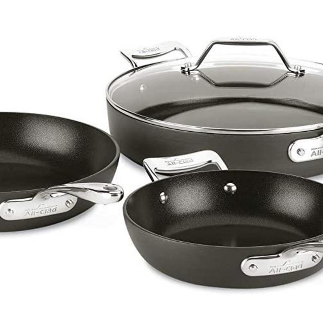 All-Clad H911S464 Essentials Nonstick Skillet set, 4-Piece, Grey