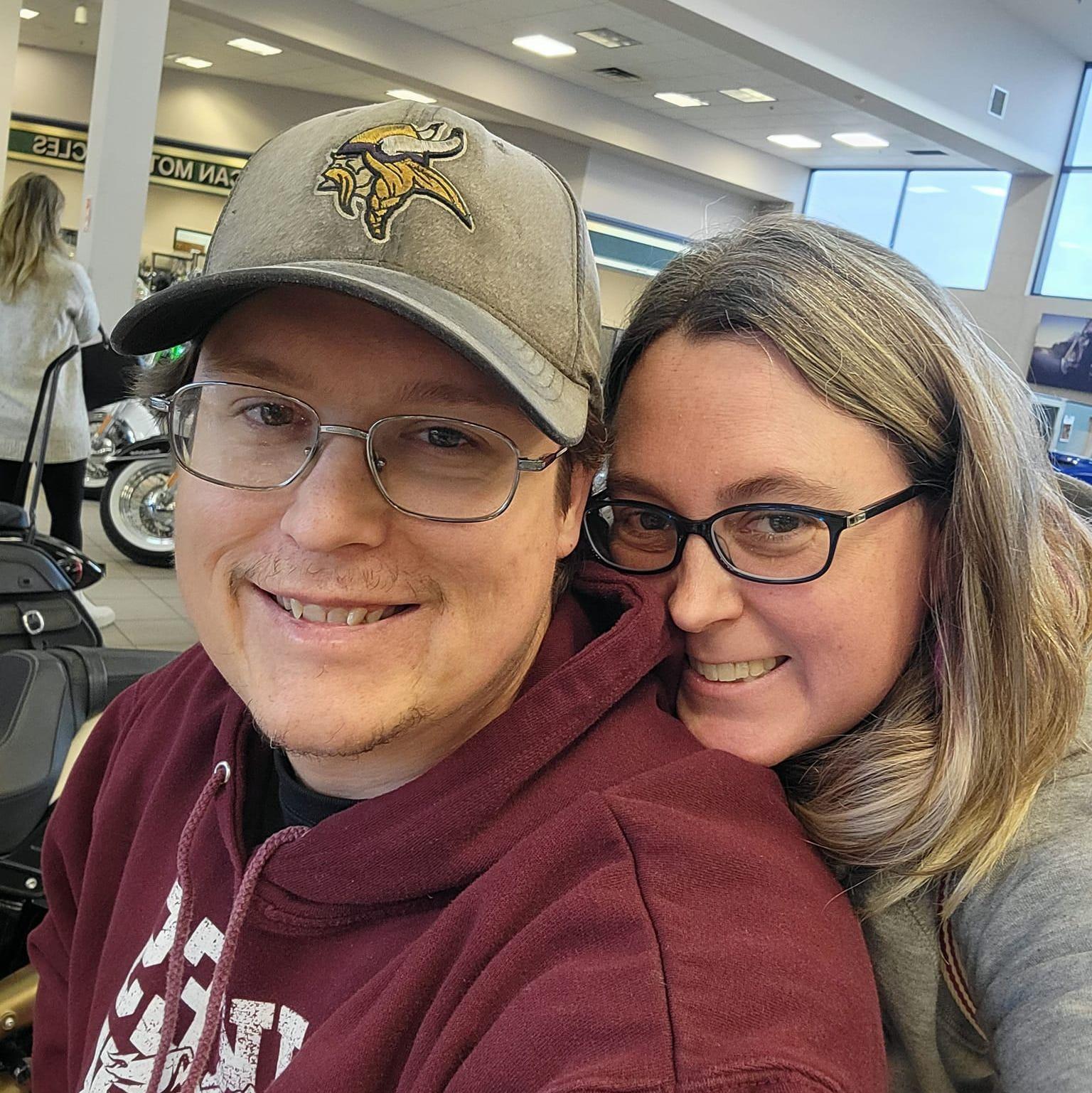 Harley Motorcycle browsing in St. Paul, MN (Dec. 2023)