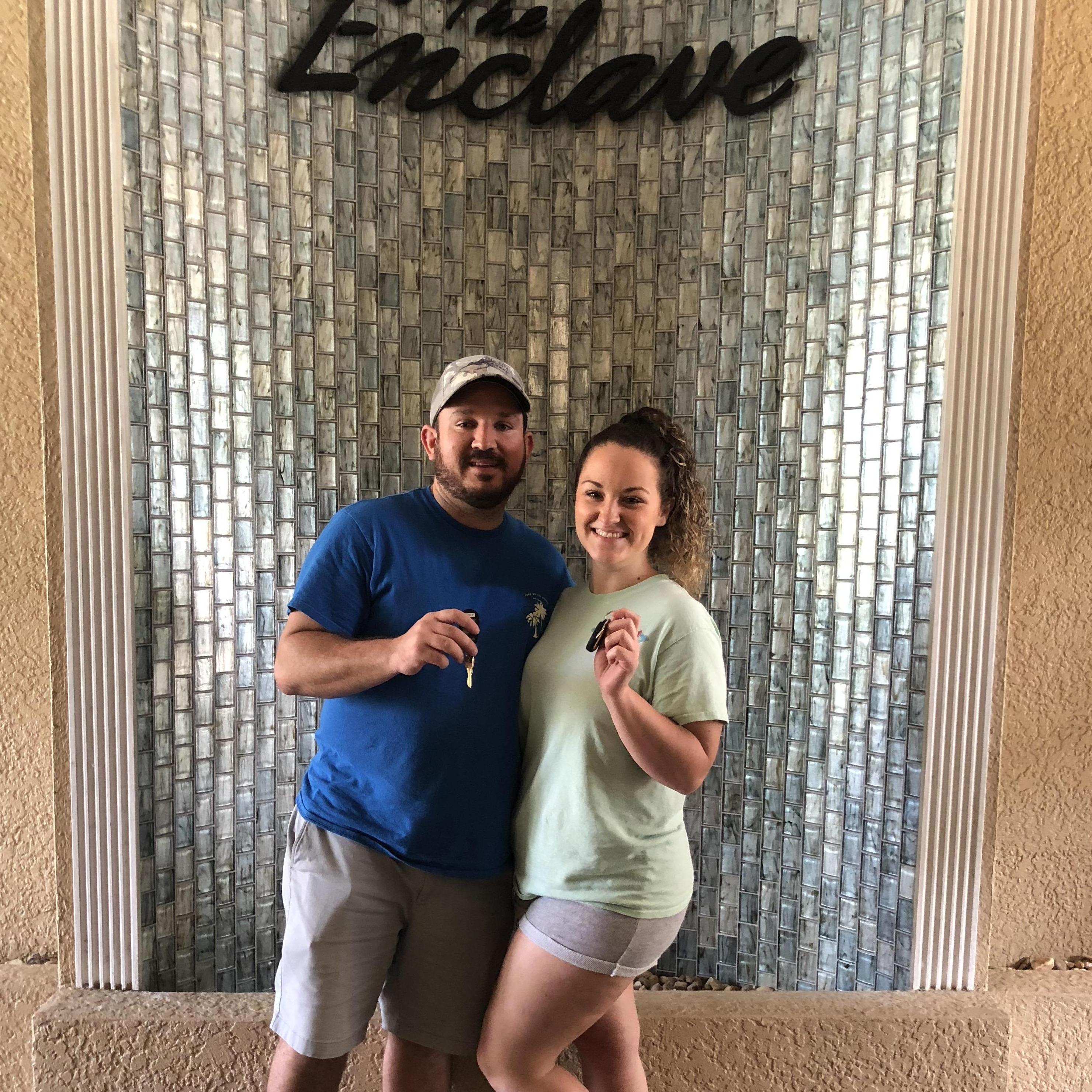 Move in Day, Our First Apartment together!