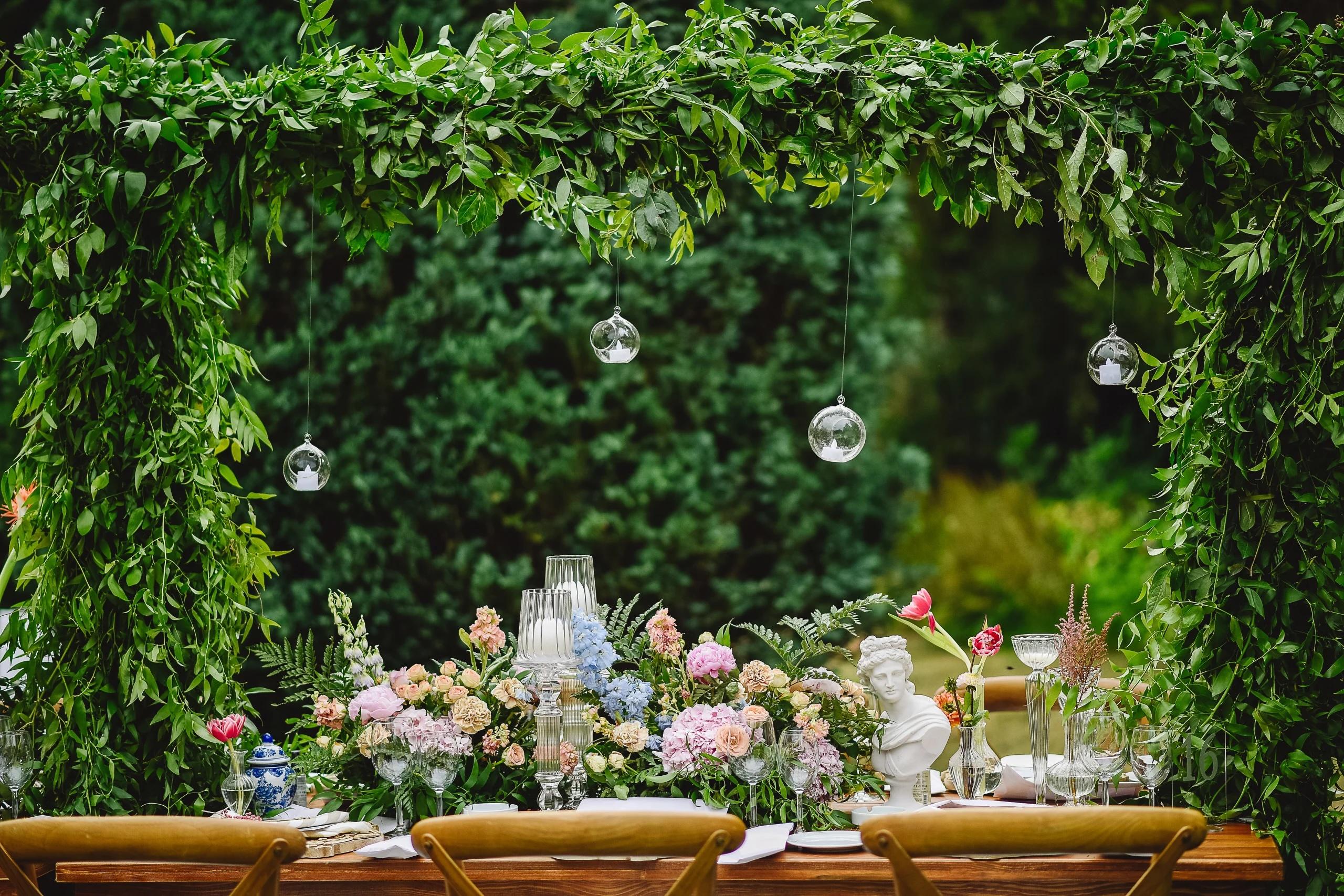 The Wedding Website of Lara Bideyan and Genaro Hernandez