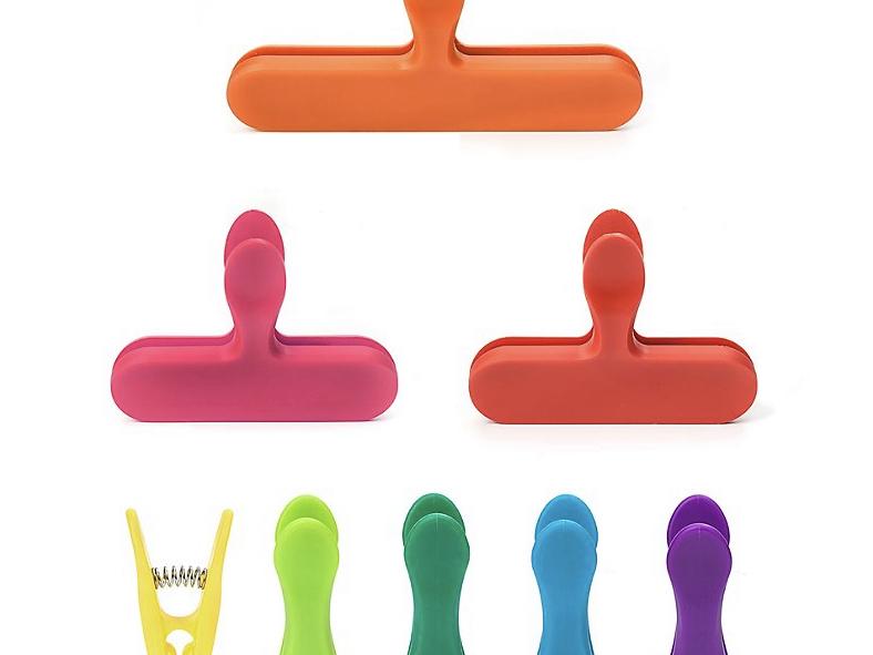 Kikkerland Design 8-Piece Rainbow Bag Clip Set in Multi