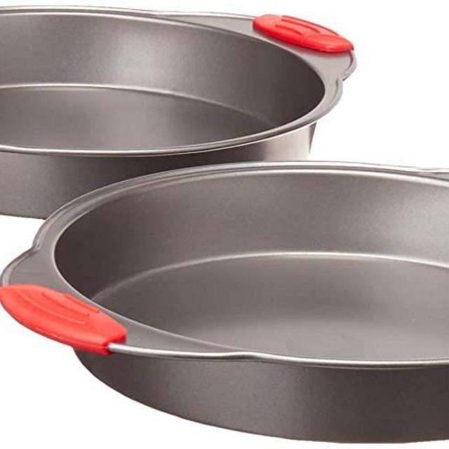 Amazon Basics Non-Stick, Round Cake Pan, 9-Inch, Gray with Red Grips, 2-Pack
