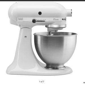Classic™ Series 4.5 Quart Tilt-Head Stand Mixer White K45SSWH | KitchenAid