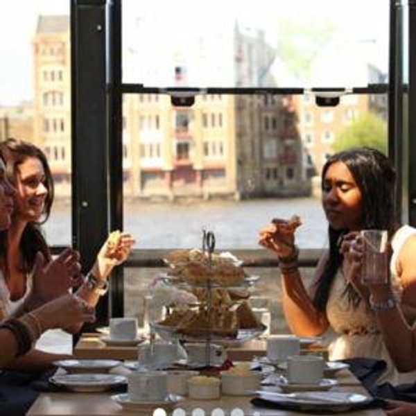 London - Afternoon Tea Cruise on the River Thames
